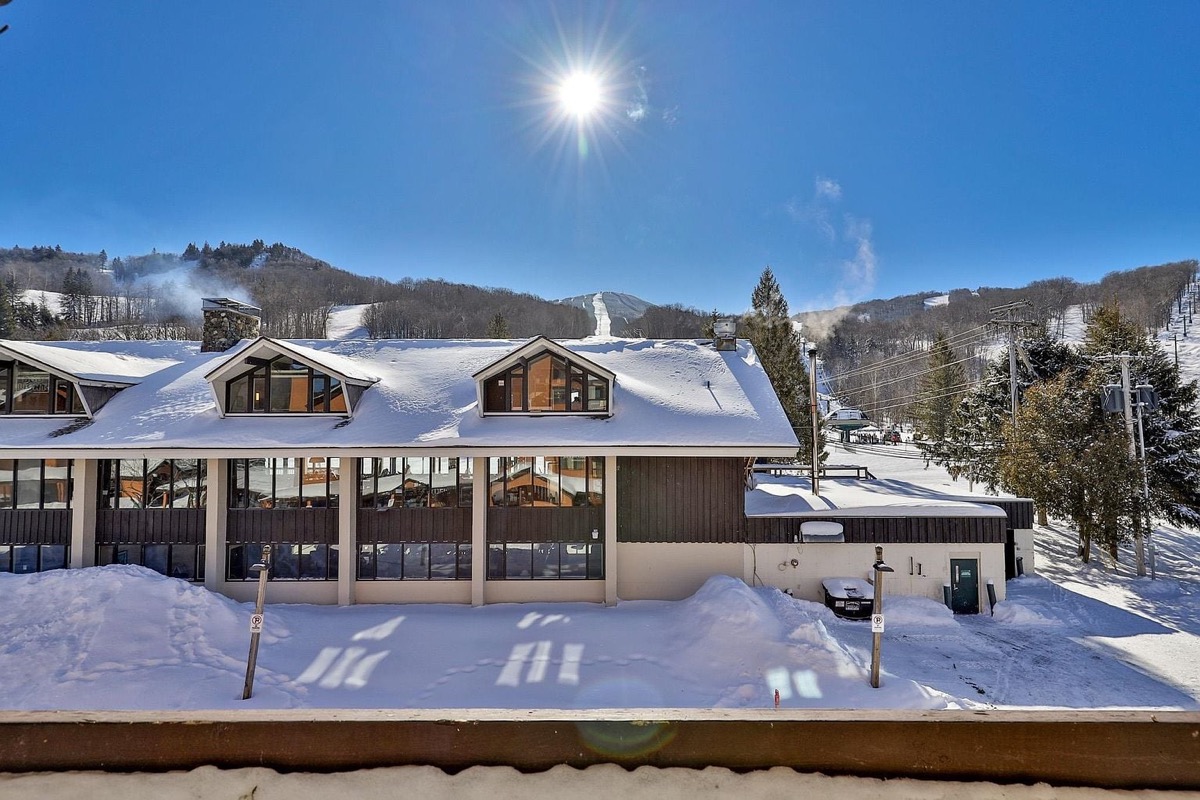 Summit View at Pico photo tour image 6